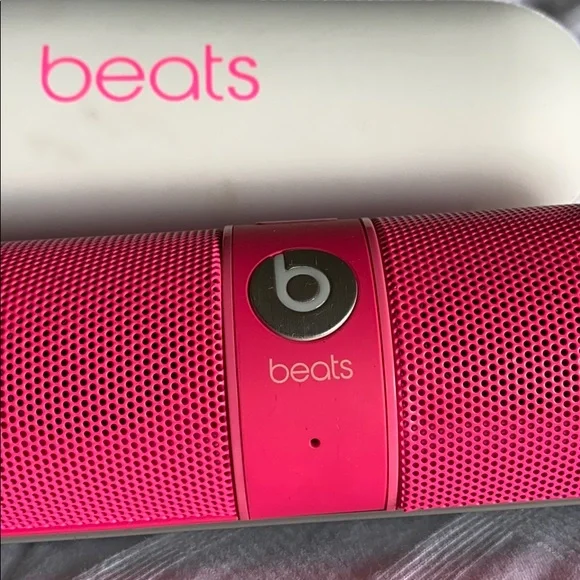 Beats by Dre. Pill speaker - Picture 3 of 6